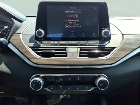 Used 2023 Nissan Altima 2.5 SV FWD image 18