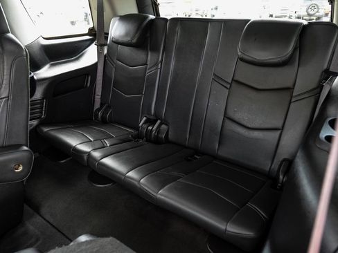 Used 2019 Cadillac Escalade Luxury AWD/4WD image 44