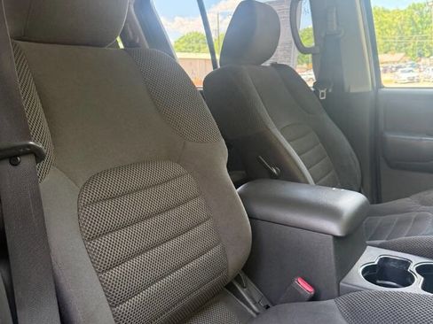 Used 2012 Nissan Pathfinder SV image 16