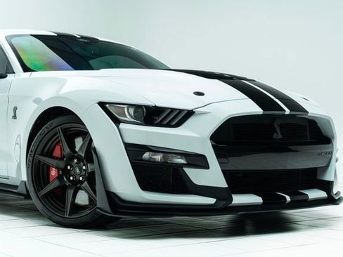 Used 2021 Ford Mustang Shelby GT500 w/ Carbon Fiber Track Pack image 4