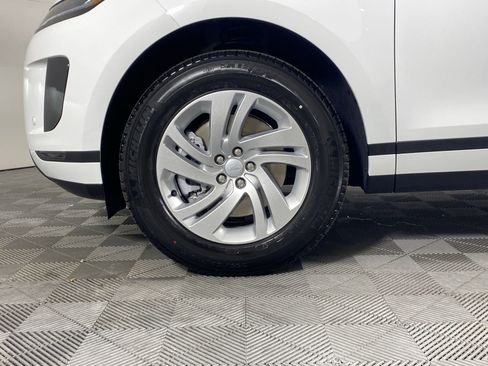 Used 2026 Land Rover Range Rover Evoque S image 9