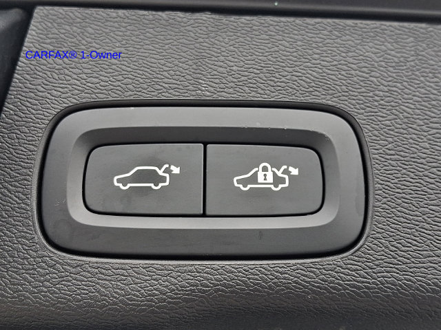 Certified 2026 Volvo XC60 B5 Plus AWD/4WD image 32