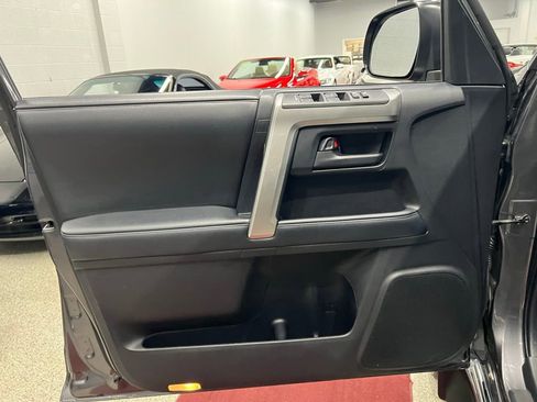 Used 2013 Toyota 4Runner Limited image 16