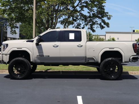 Used 2026 GMC Sierra 2500 AT4X w/ LPO, Black Badging Package AWD/4WD image 5