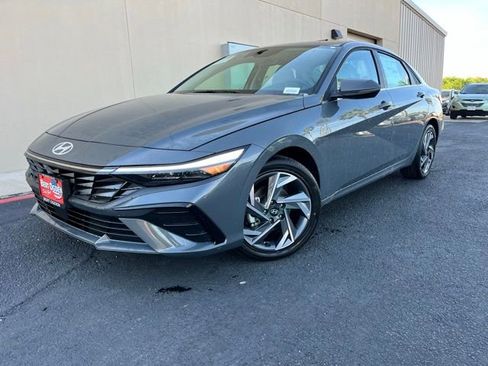 New 2026 Hyundai Elantra Limited FWD image 3