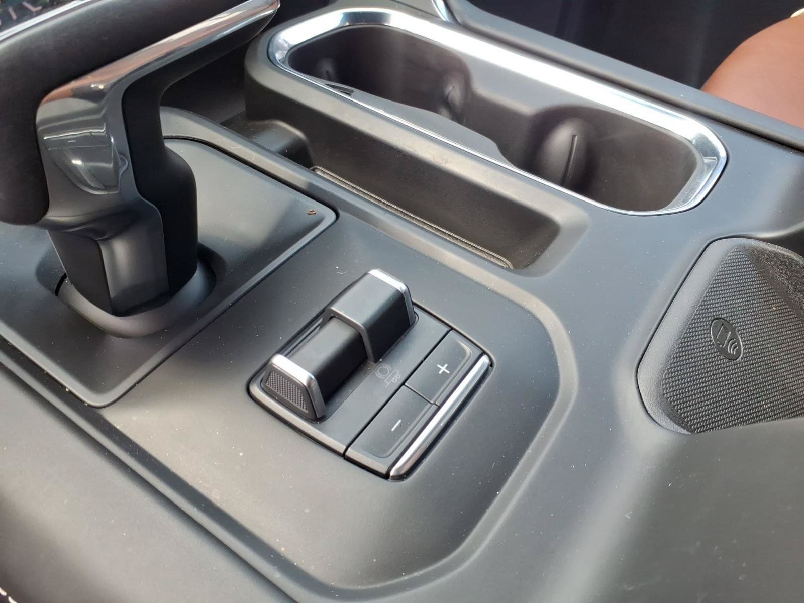 Used 2022 GMC Sierra 1500 Denali Ultimate AWD/4WD image 9