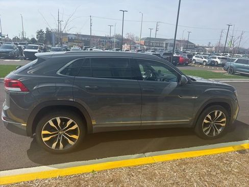 Used 2022 Volkswagen Atlas Cross Sport SEL Premium R-Line image 15