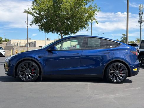 Used 2022 Tesla Model Y Performance AWD/4WD image 9
