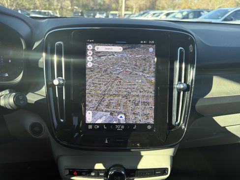 Certified 2023 Volvo XC40 B5 Plus w/ Protection Package Premier image 24