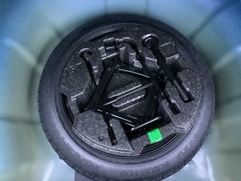 Certified 2025 Hyundai Elantra Sport image 19