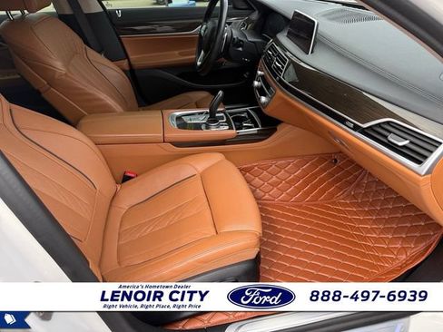 Used 2020 BMW 750i xDrive w/ Cold Weather Package AWD/4WD image 13