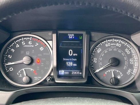 Used 2022 Toyota Tacoma TRD Off-Road w/ TRD Premium Off Road Package AWD/4WD image 33