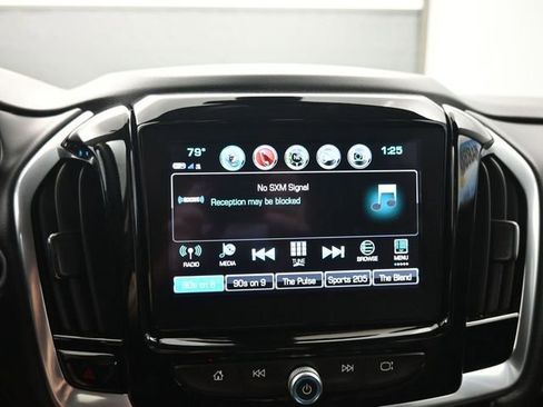 Used 2018 Chevrolet Traverse LT image 18