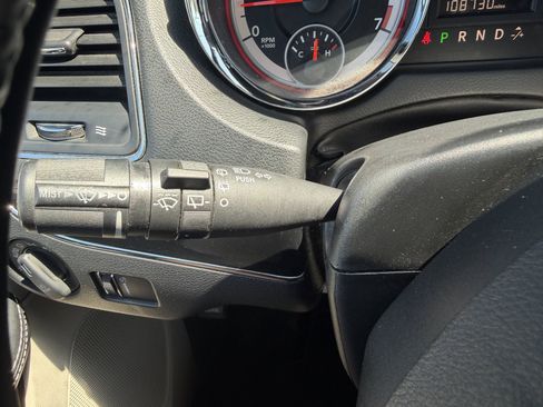 Used 2014 Dodge Grand Caravan SXT FWD image 29
