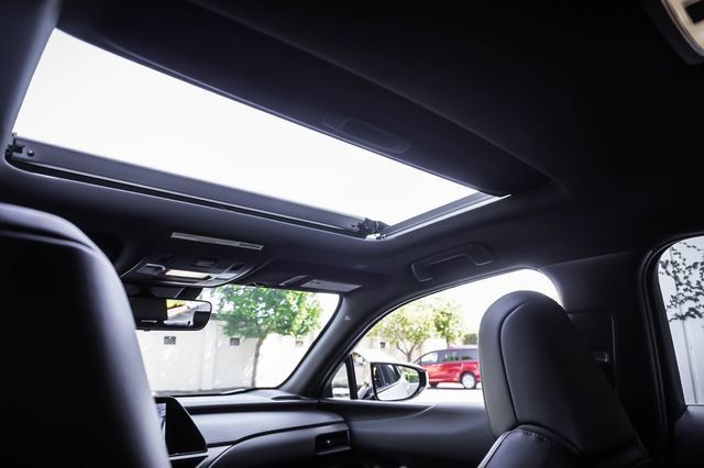 Used 2024 Lexus UX 250h FWD image 19