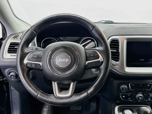 Used 2018 Jeep Compass Latitude w/ Popular Equipment Group AWD/4WD image 17