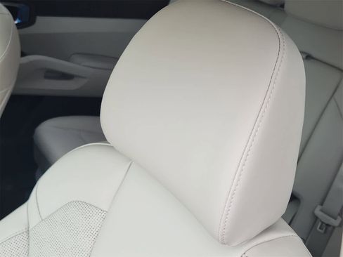 New 2026 Kia Sorento S w/ S Panoramic Sunroof Package image 13