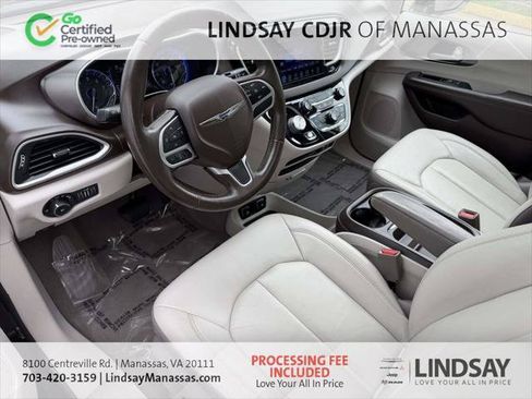 Certified 2017 Chrysler Pacifica Touring-L w/ Tire & Wheel Group FWD image 21
