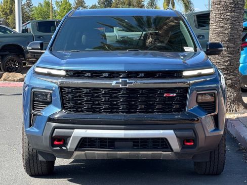 Used 2025 Chevrolet Traverse Z71 image 10