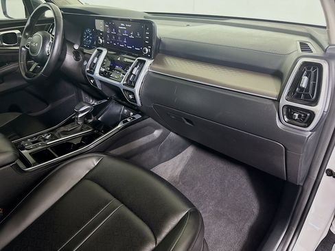 Used 2023 Kia Sorento SX image 32