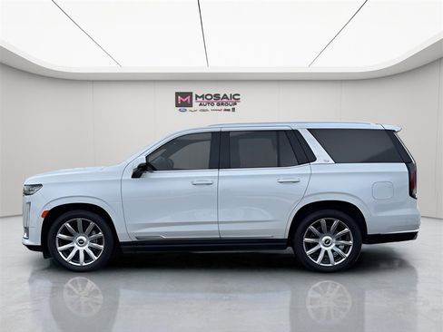 Used 2024 Cadillac Escalade Premium Luxury Platinum image 4