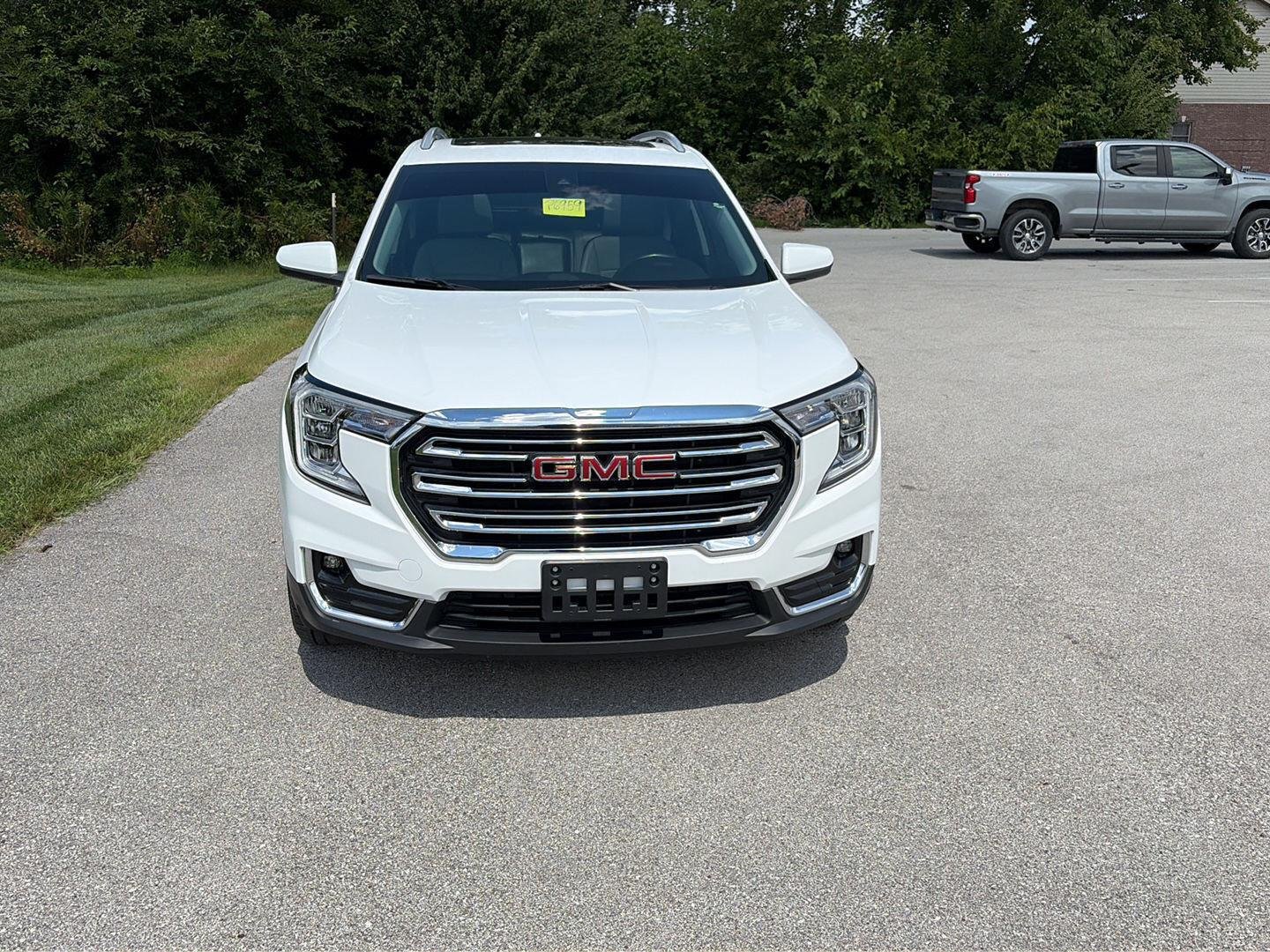 Used 2022 GMC Terrain SLT w/ Infotainment Package II FWD image 8