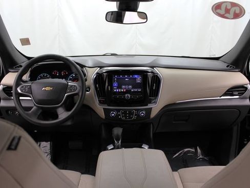 Used 2022 Chevrolet Traverse LS FWD image 31