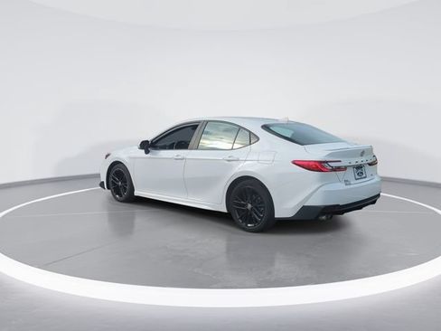 Used 2025 Toyota Camry SE FWD image 6