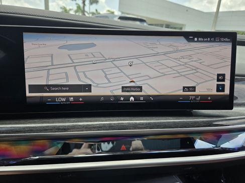 Certified 2025 BMW i7 xDrive60 AWD/4WD image 22