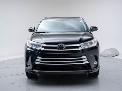 Used 2019 Toyota Highlander XLE image 9
