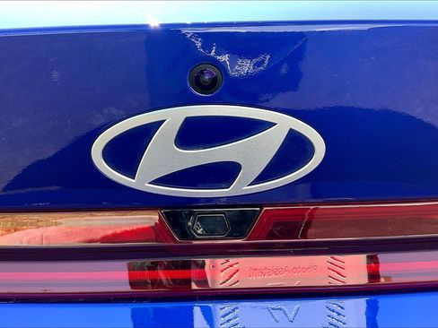 Certified 2025 Hyundai Elantra SEL FWD image 23