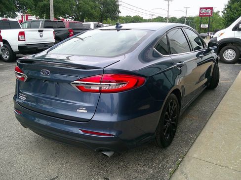 Used 2019 Ford Fusion SE w/ Equipment Group 151A FWD image 5