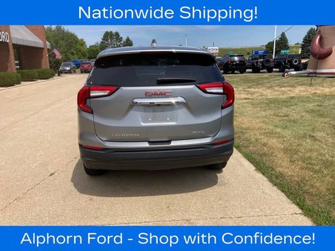 Used 2024 GMC Terrain SLE AWD/4WD image 5