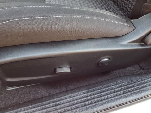 Used 2022 Dodge Challenger GT RWD image 17