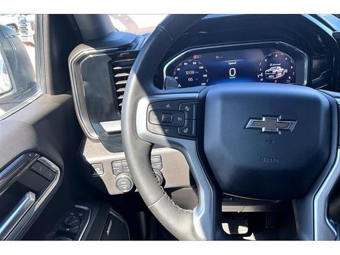 Used 2024 Chevrolet Silverado 1500 LT Trail Boss w/ LT Trail Boss Premium Package AWD/4WD image 12