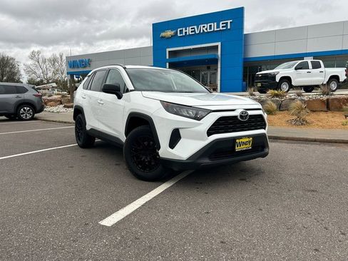 Used 2021 Toyota RAV4 LE image 2
