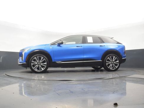 Certified 2025 Cadillac Optiq Luxury 2 AWD/4WD image 49