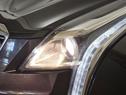 Used 2017 Cadillac XT5 Luxury w/ Driver Awareness Package AWD/4WD image 34
