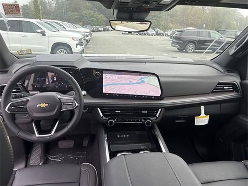 New 2025 Chevrolet Suburban Premier image 21