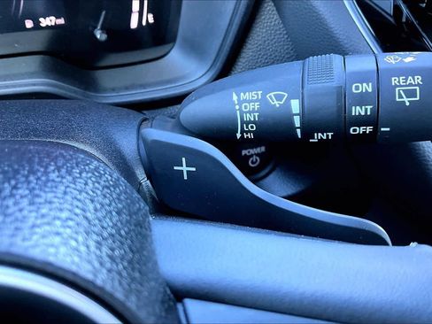 Used 2026 Toyota Corolla Cross SE image 35