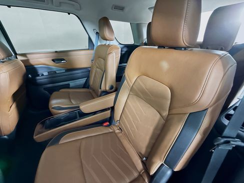 Used 2023 Nissan Pathfinder Platinum image 30