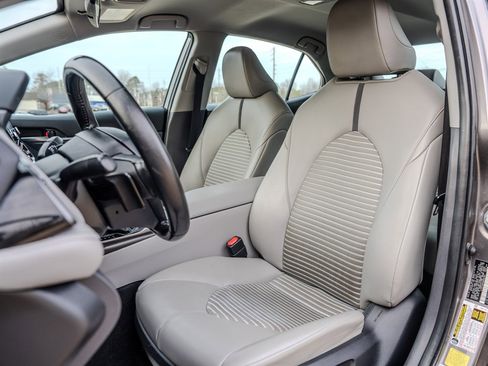 Used 2022 Toyota Camry SE image 26