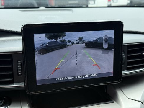 Used 2022 Ford Explorer XLT w/ Equipment Group 202A RWD image 22