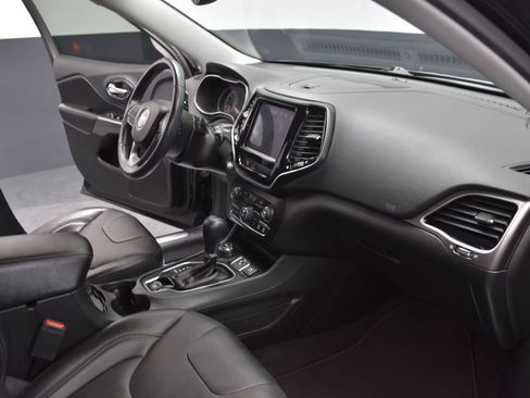 Used 2019 Jeep Cherokee Limited AWD/4WD image 25