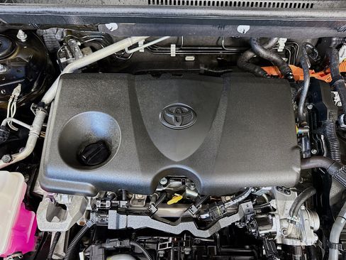 Used 2022 Toyota RAV4 LE image 39