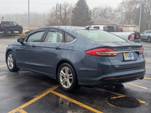 Used 2018 Ford Fusion SE w/ Fusion SE Technology Package image 5