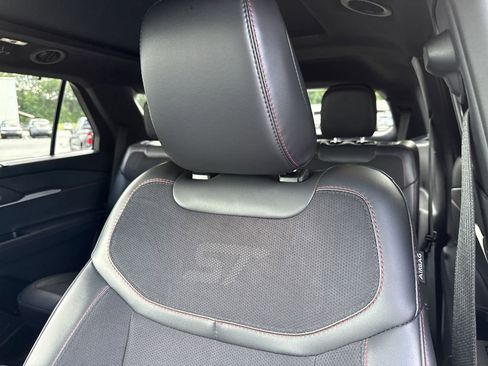 Used 2025 Ford Explorer ST image 10