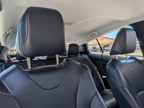 Used 2021 Toyota Prius Prime XLE FWD image 3