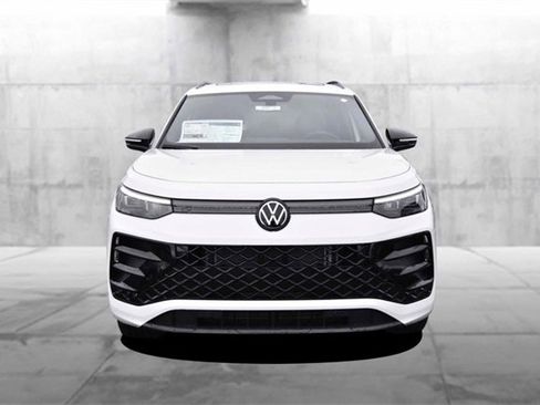 New 2026 Volkswagen Tiguan SE R-Line image 4