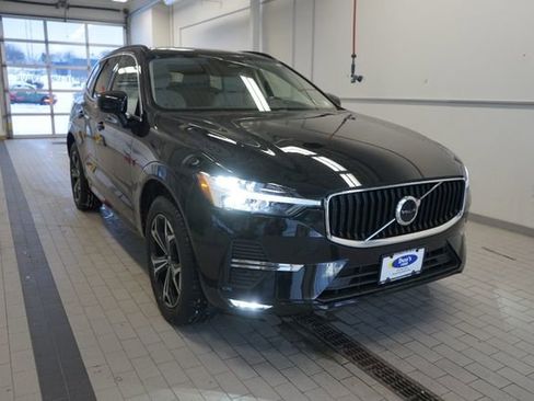 Used 2022 Volvo XC60 B5 Momentum w/ Climate Package image 15